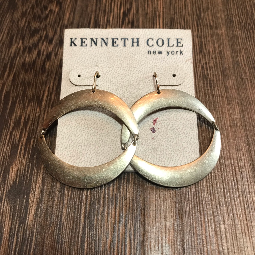 Nwt Kenneth Cole Brushed Gold Hinged Earrings 9$